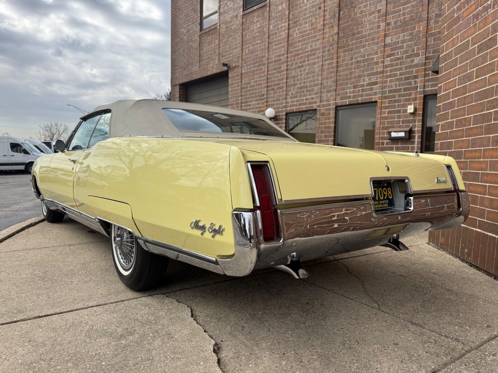 Oldsmobile-Ninety-Eight-1967-Convertible-4