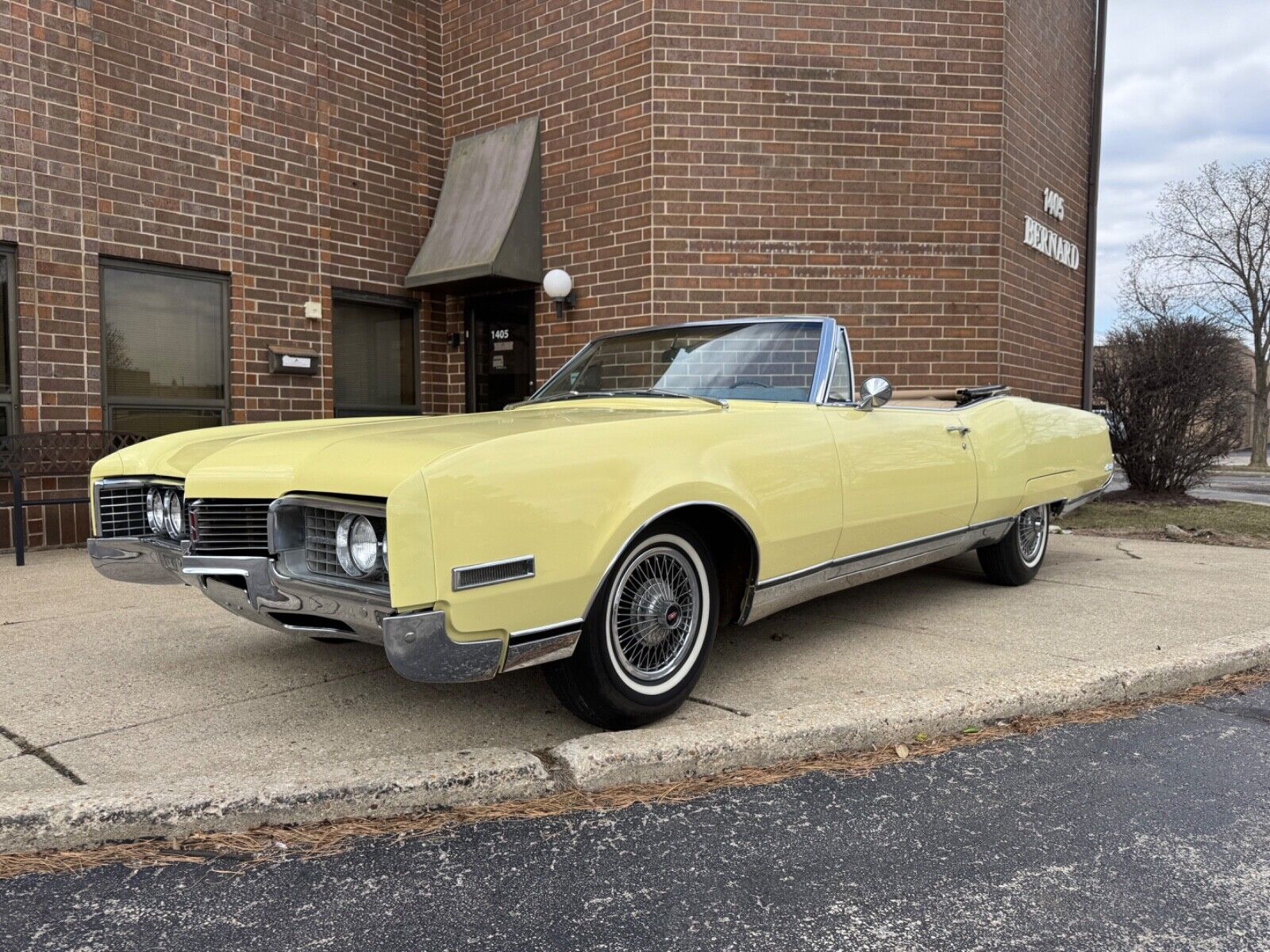 Oldsmobile-Ninety-Eight-1967-Convertible-7