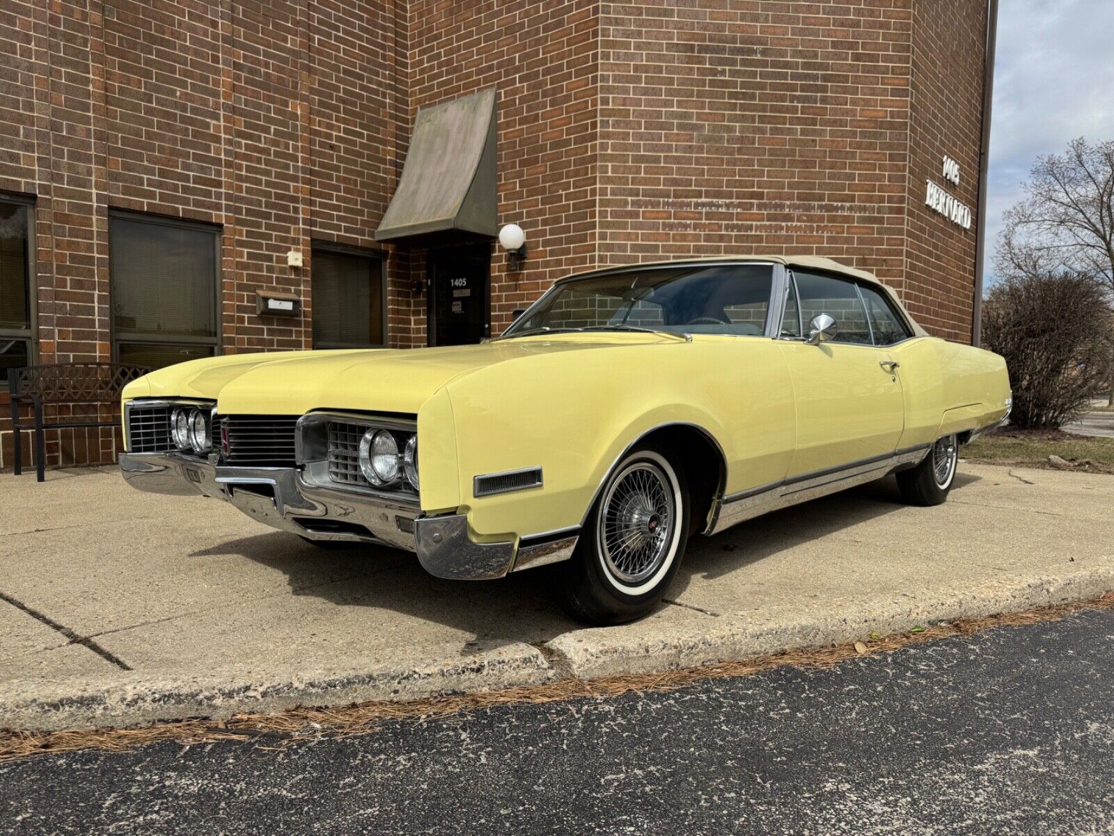 Oldsmobile-Ninety-Eight-1967-Convertible