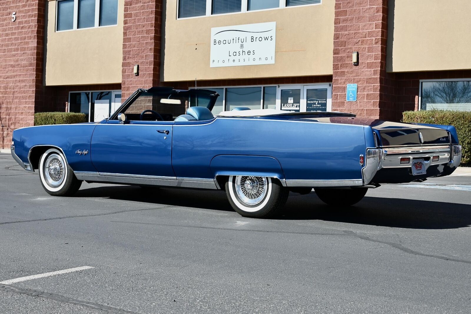 Oldsmobile-Ninety-Eight-1969-12