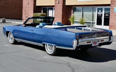 Oldsmobile-Ninety-Eight-1969-13