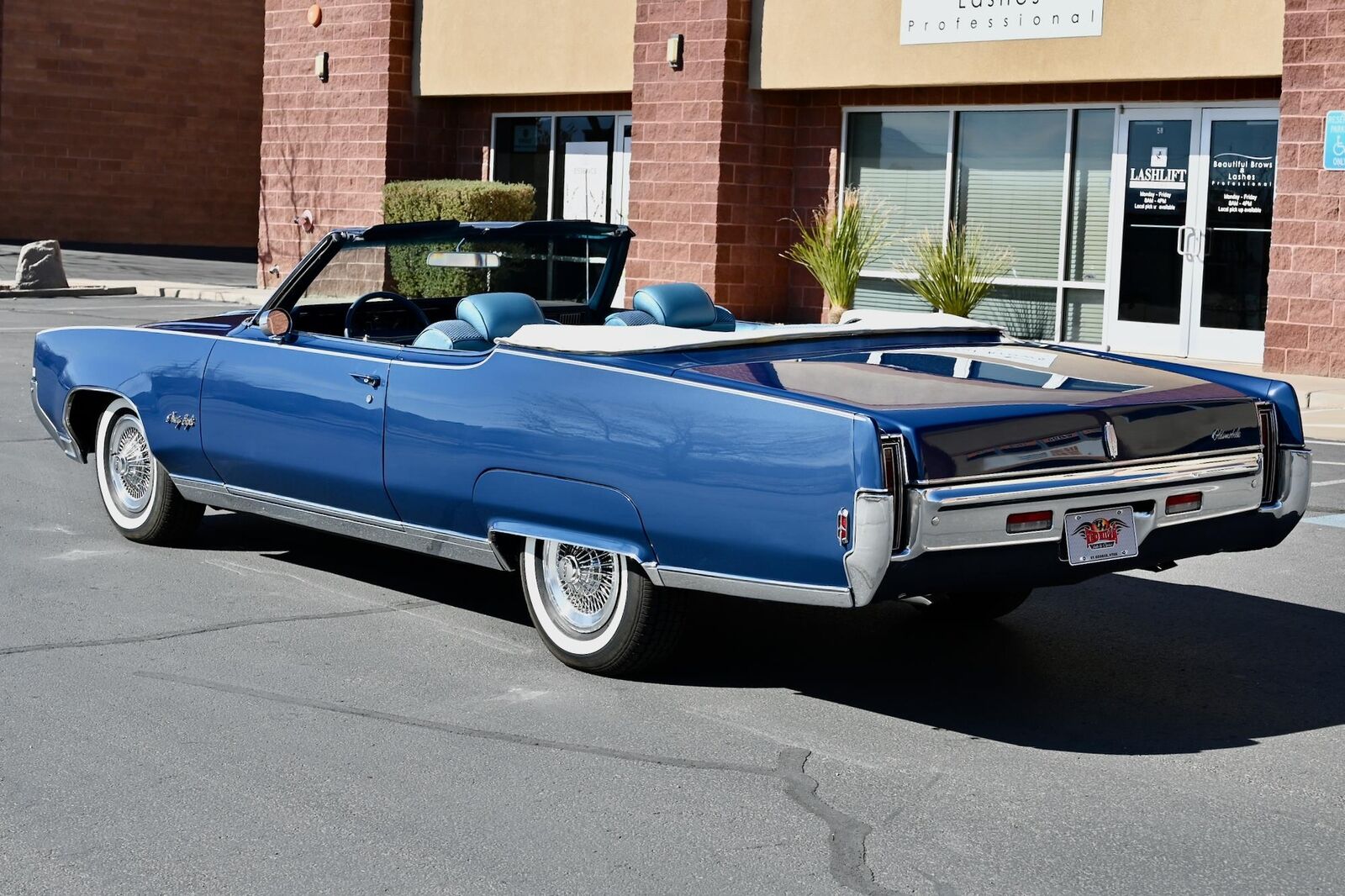 Oldsmobile-Ninety-Eight-1969-13