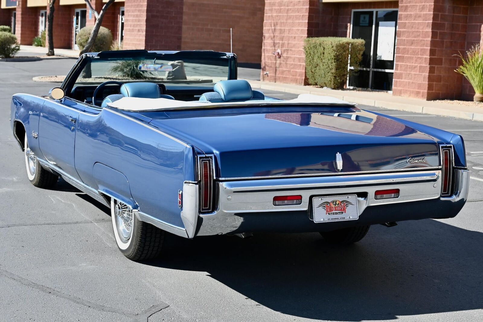 Oldsmobile-Ninety-Eight-1969-14