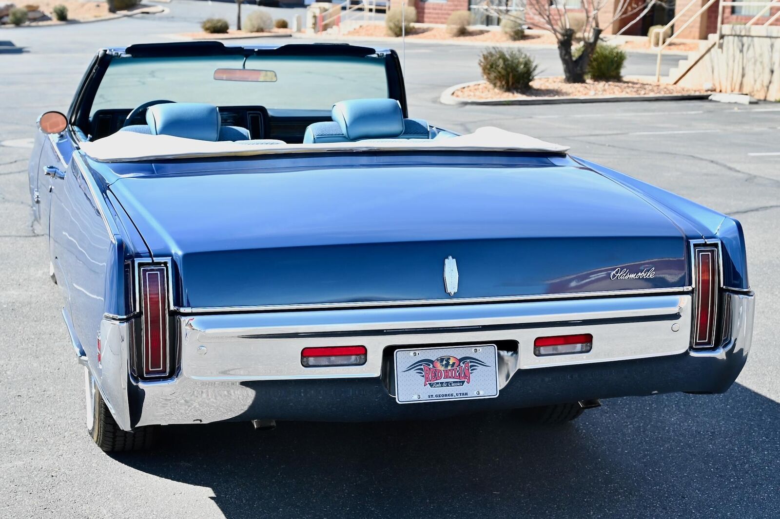 Oldsmobile-Ninety-Eight-1969-15