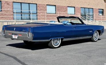 Oldsmobile-Ninety-Eight-1969-23