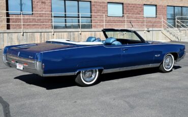 Oldsmobile-Ninety-Eight-1969-24