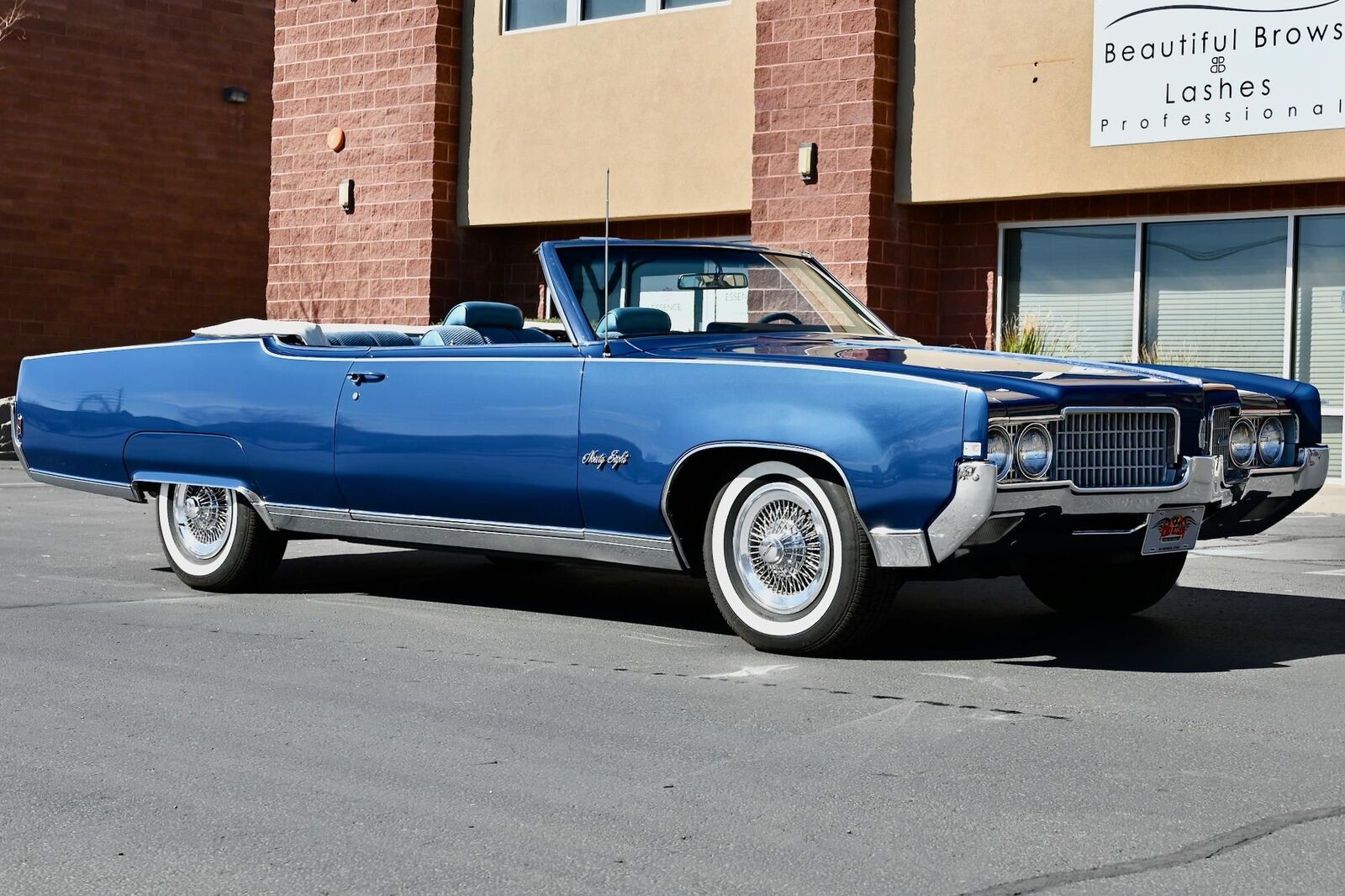 Oldsmobile-Ninety-Eight-1969-27