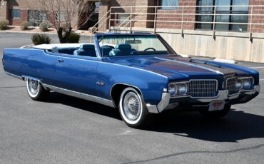 Oldsmobile-Ninety-Eight-1969-28