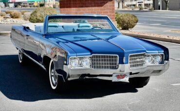 Oldsmobile-Ninety-Eight-1969-29