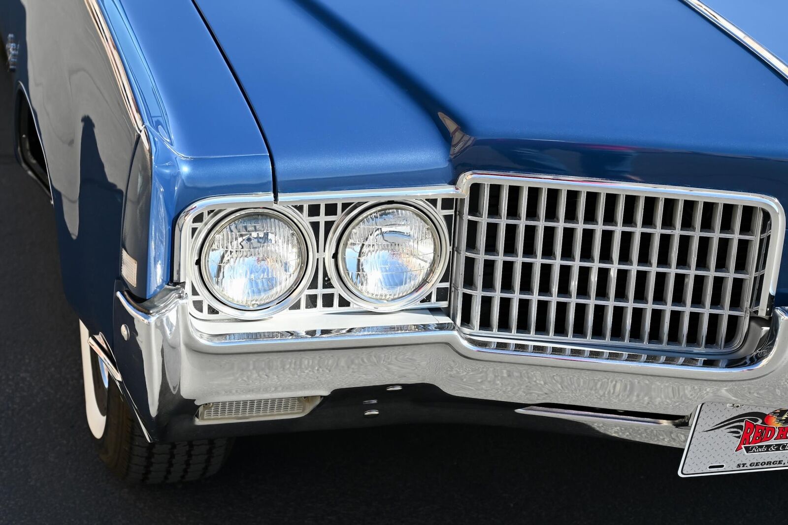 Oldsmobile-Ninety-Eight-1969-32