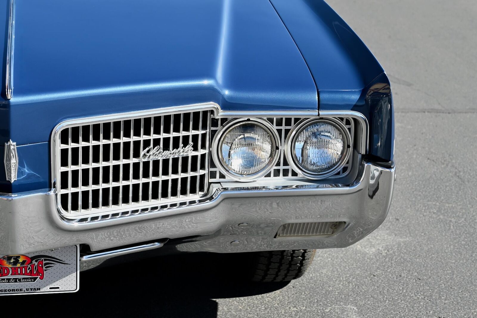 Oldsmobile-Ninety-Eight-1969-33