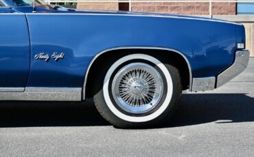 Oldsmobile-Ninety-Eight-1969-36