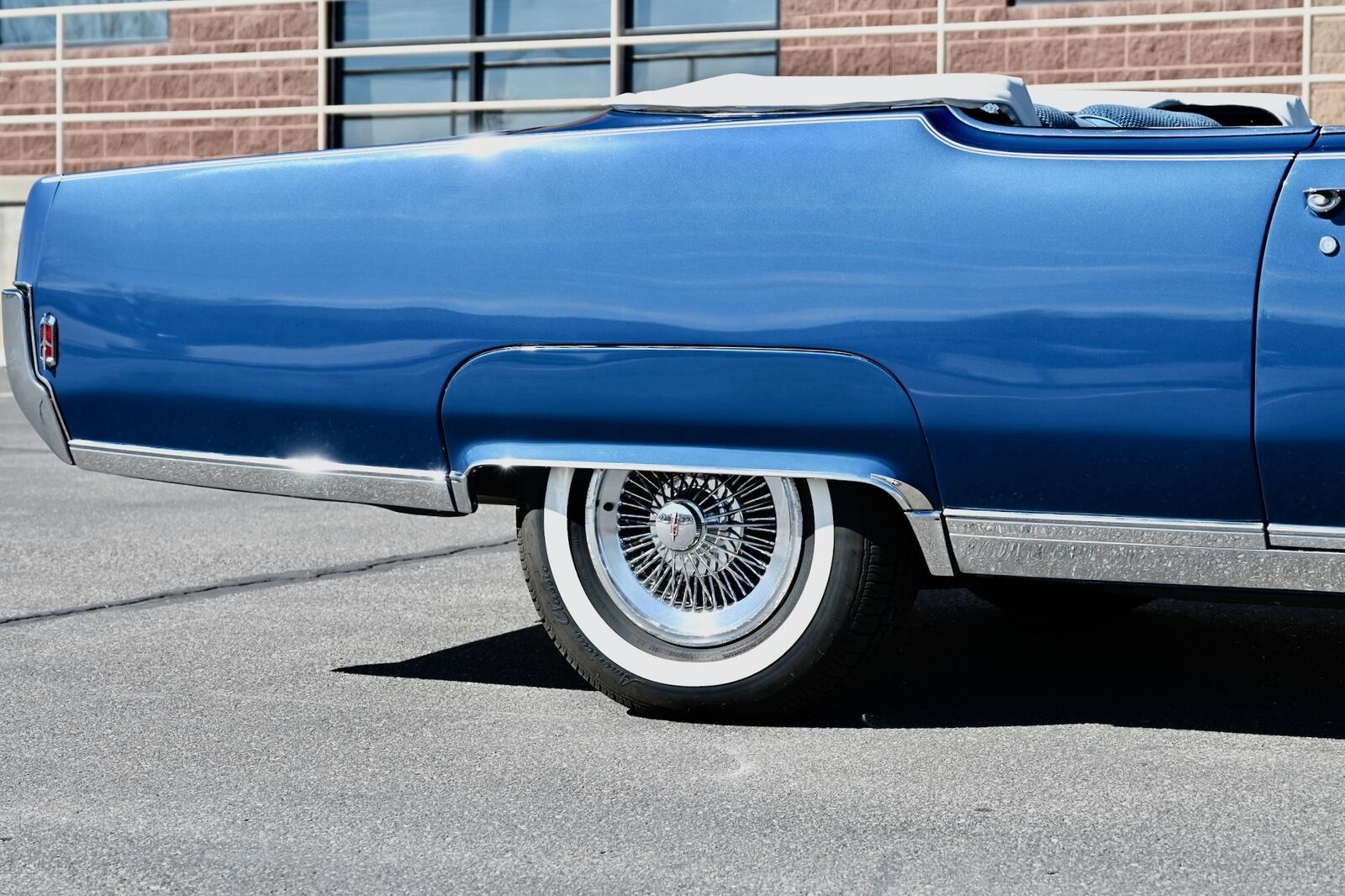 Oldsmobile-Ninety-Eight-1969-37