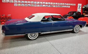 Oldsmobile-Ninety-Eight-1969-38
