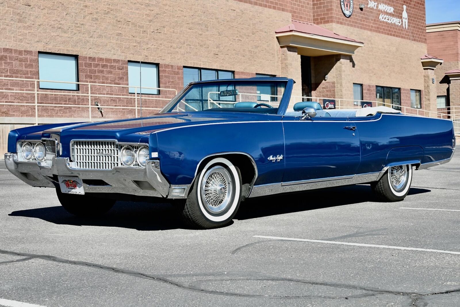 Oldsmobile-Ninety-Eight-1969-7