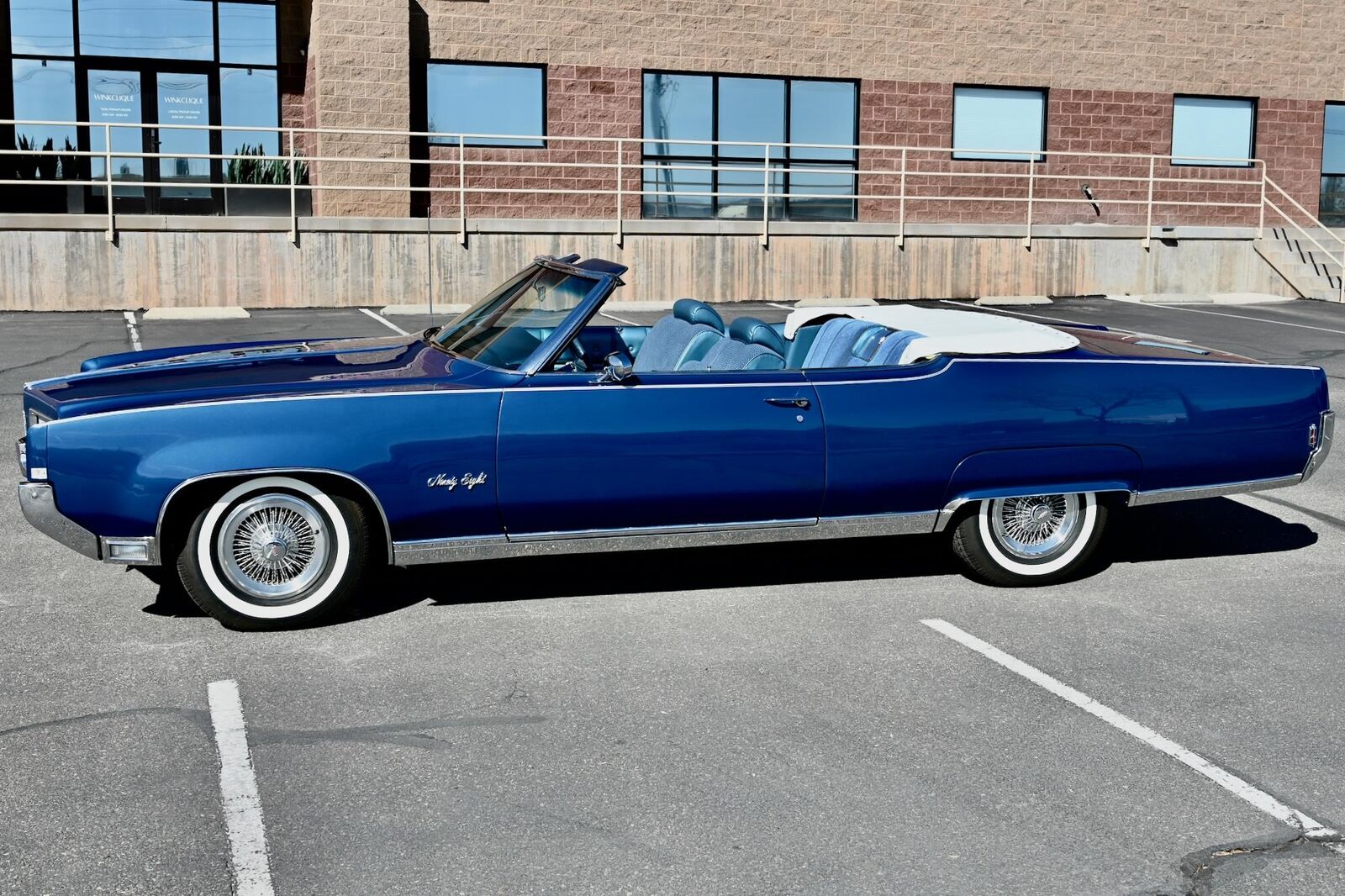 Oldsmobile-Ninety-Eight-1969-9