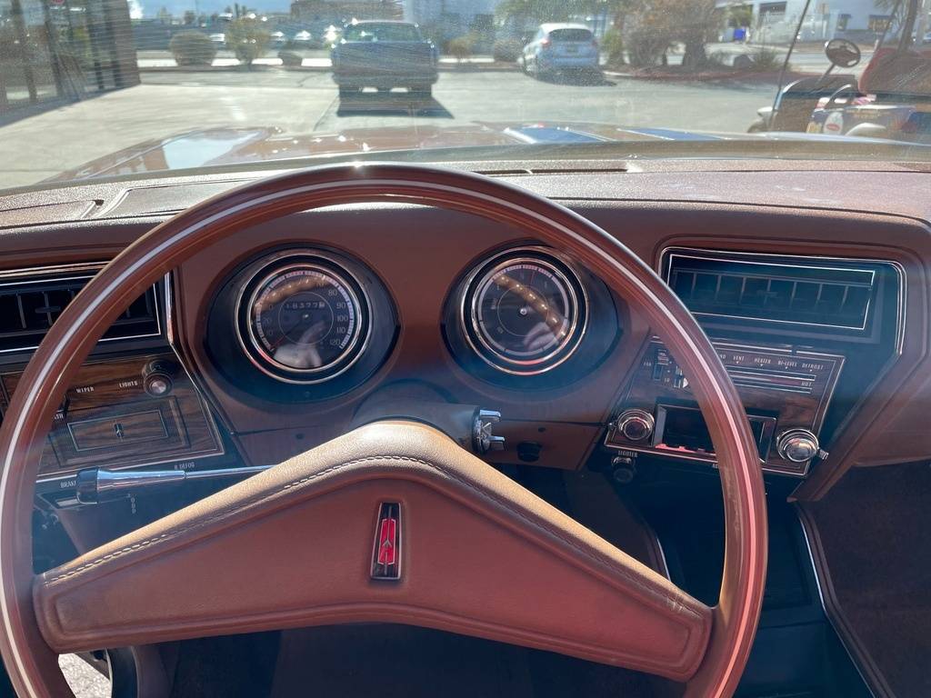Oldsmobile-Restomod-ls3-1973-brown-16