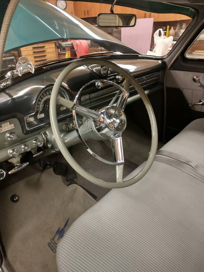 Oldsmobile-Super-88-1952-custom-5
