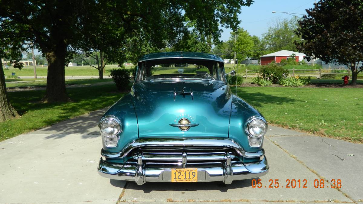 Oldsmobile-Super-88-1952-custom-8