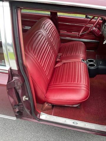 Oldsmobile-Vista-cruiser-wagon-1965-red-4