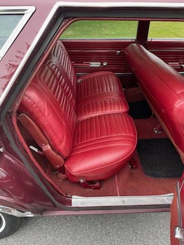 Oldsmobile-Vista-cruiser-wagon-1965-red-5