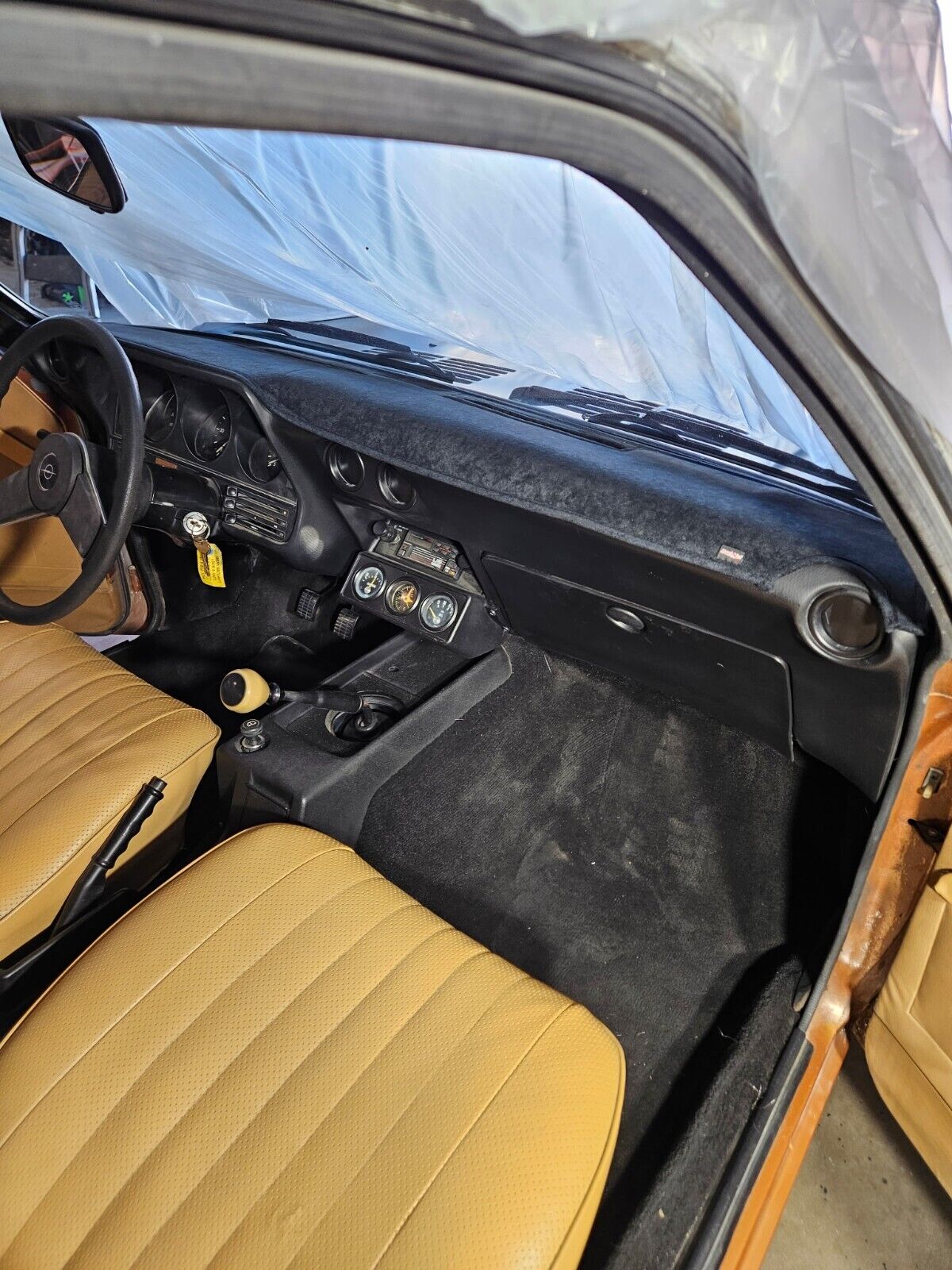 Opel-Manta-1974-Coupe-14