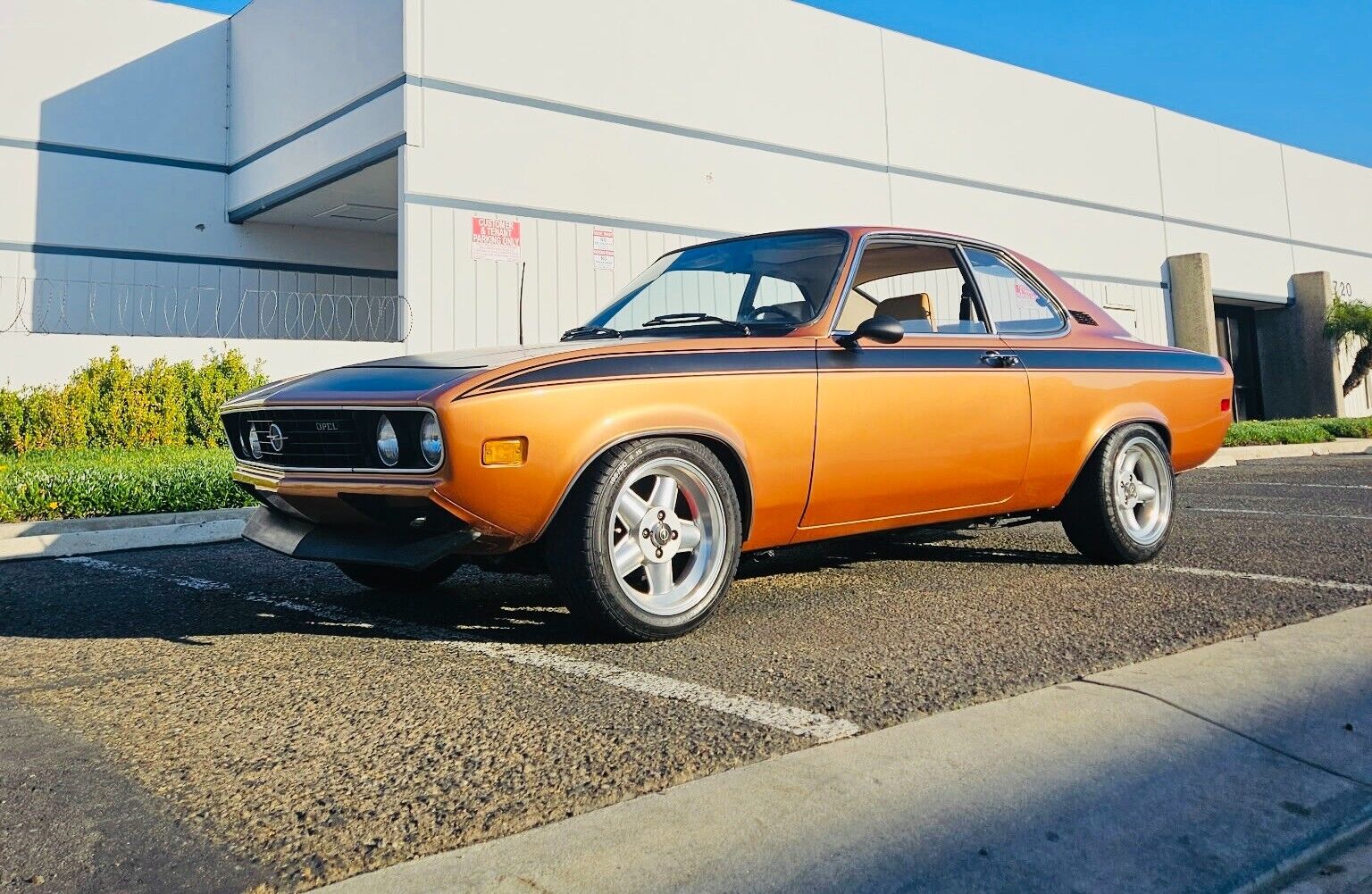 Opel-Manta-1974-Coupe-23