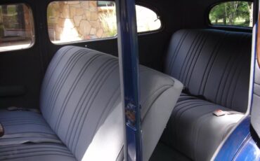Packard-115-C-Touring-Sedan-1937-Sedan-10
