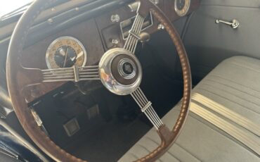 Packard-115-C-Touring-Sedan-1937-Sedan-21