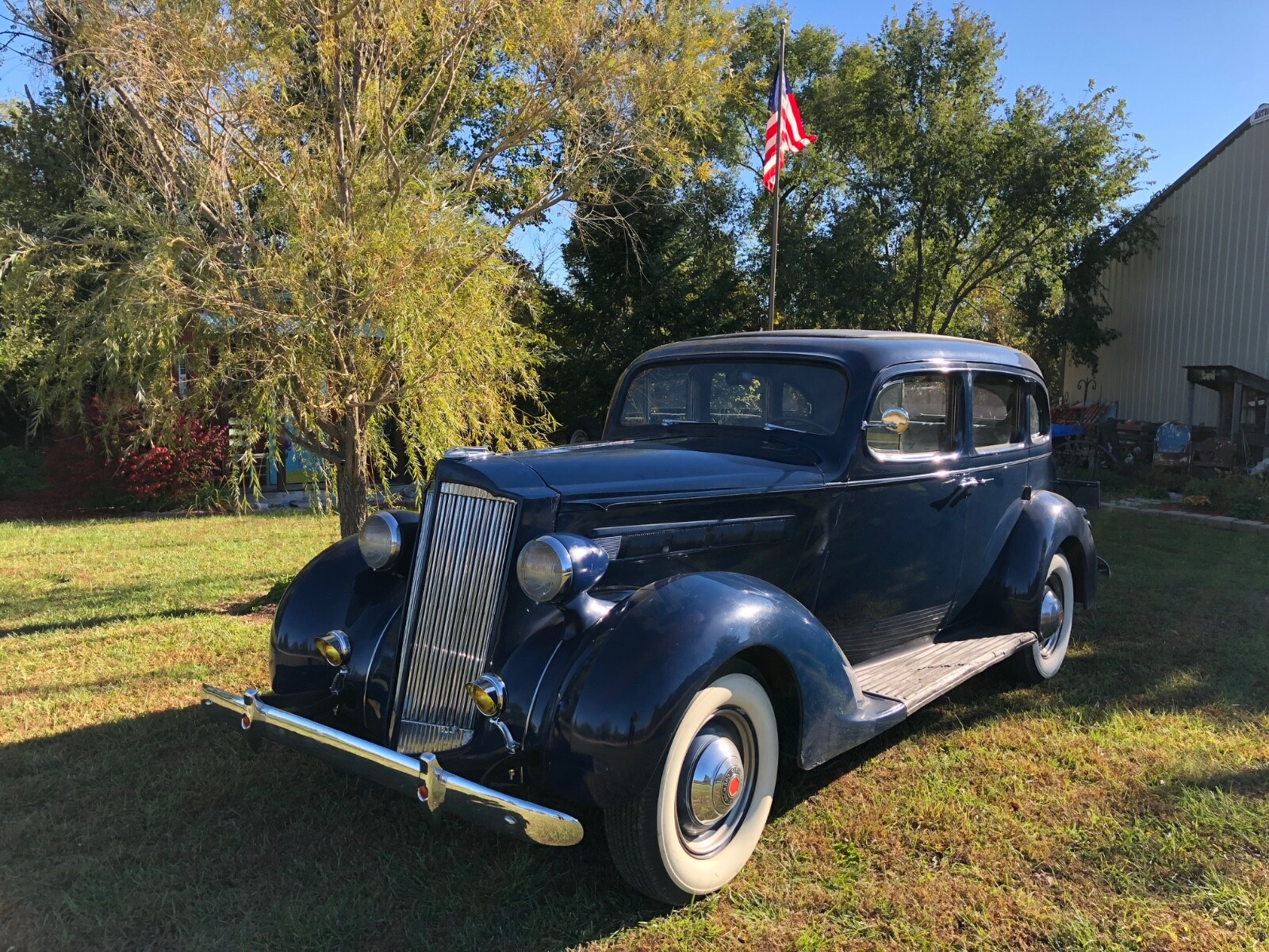 Packard-115-C-Touring-Sedan-1937-Sedan-24
