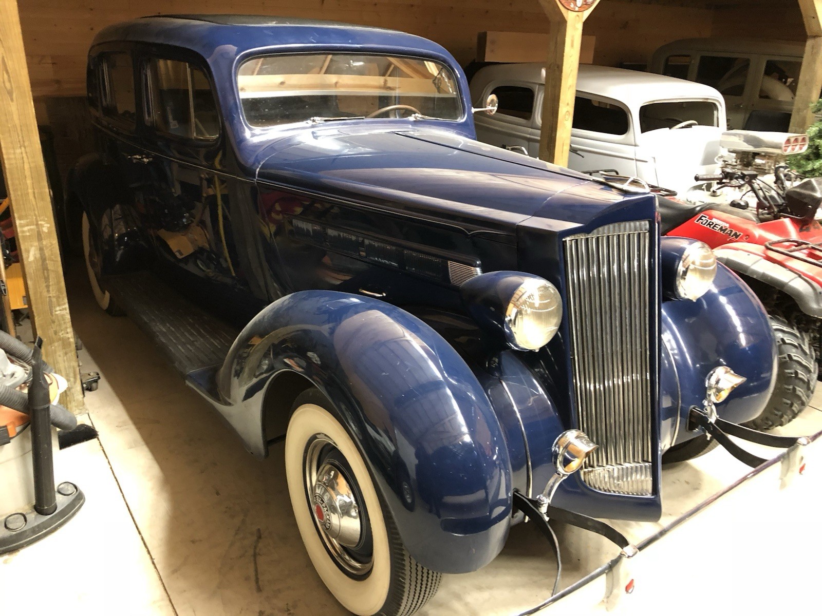 Packard-115-C-Touring-Sedan-1937-Sedan-3