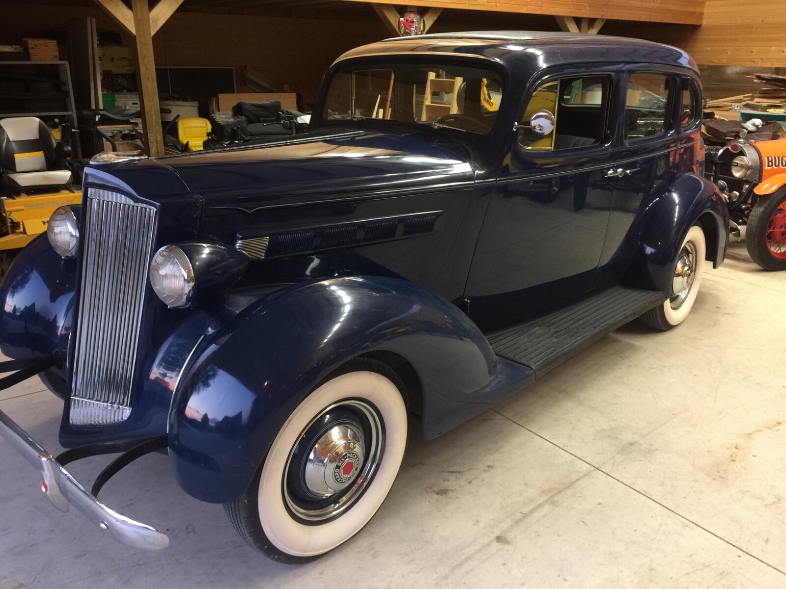 Packard-115-C-Touring-Sedan-1937-Sedan-34