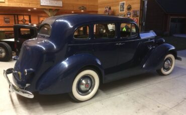 Packard-115-C-Touring-Sedan-1937-Sedan-4