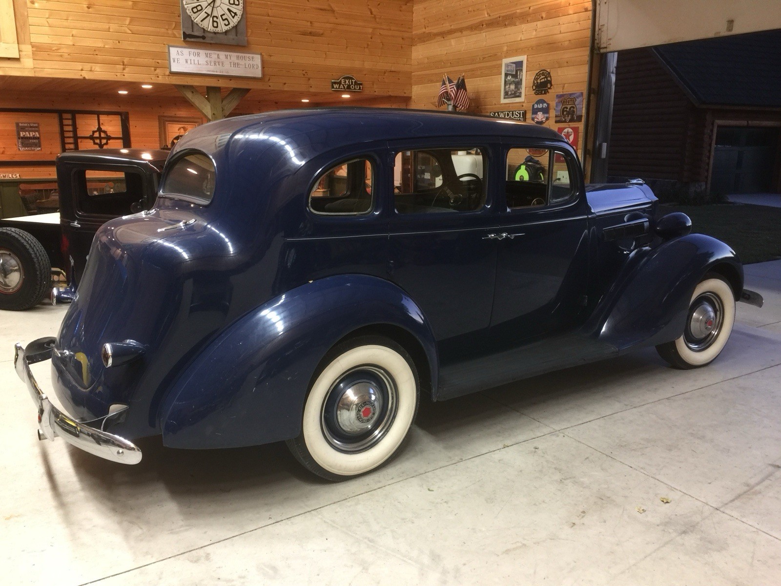 Packard-115-C-Touring-Sedan-1937-Sedan-4