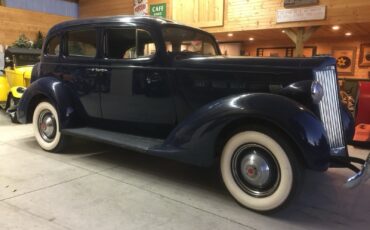 Packard-115-C-Touring-Sedan-1937-Sedan-5