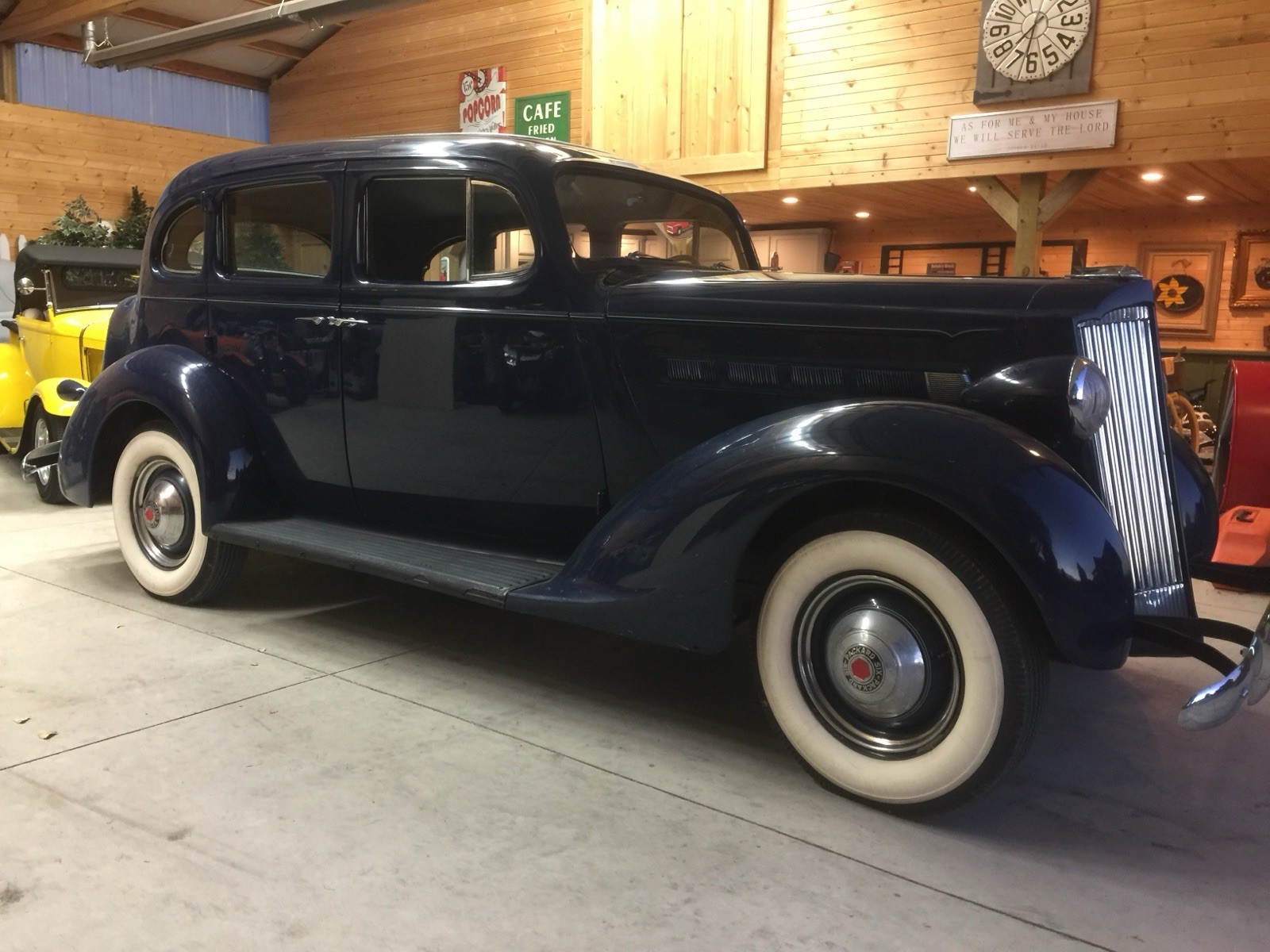 Packard-115-C-Touring-Sedan-1937-Sedan-5