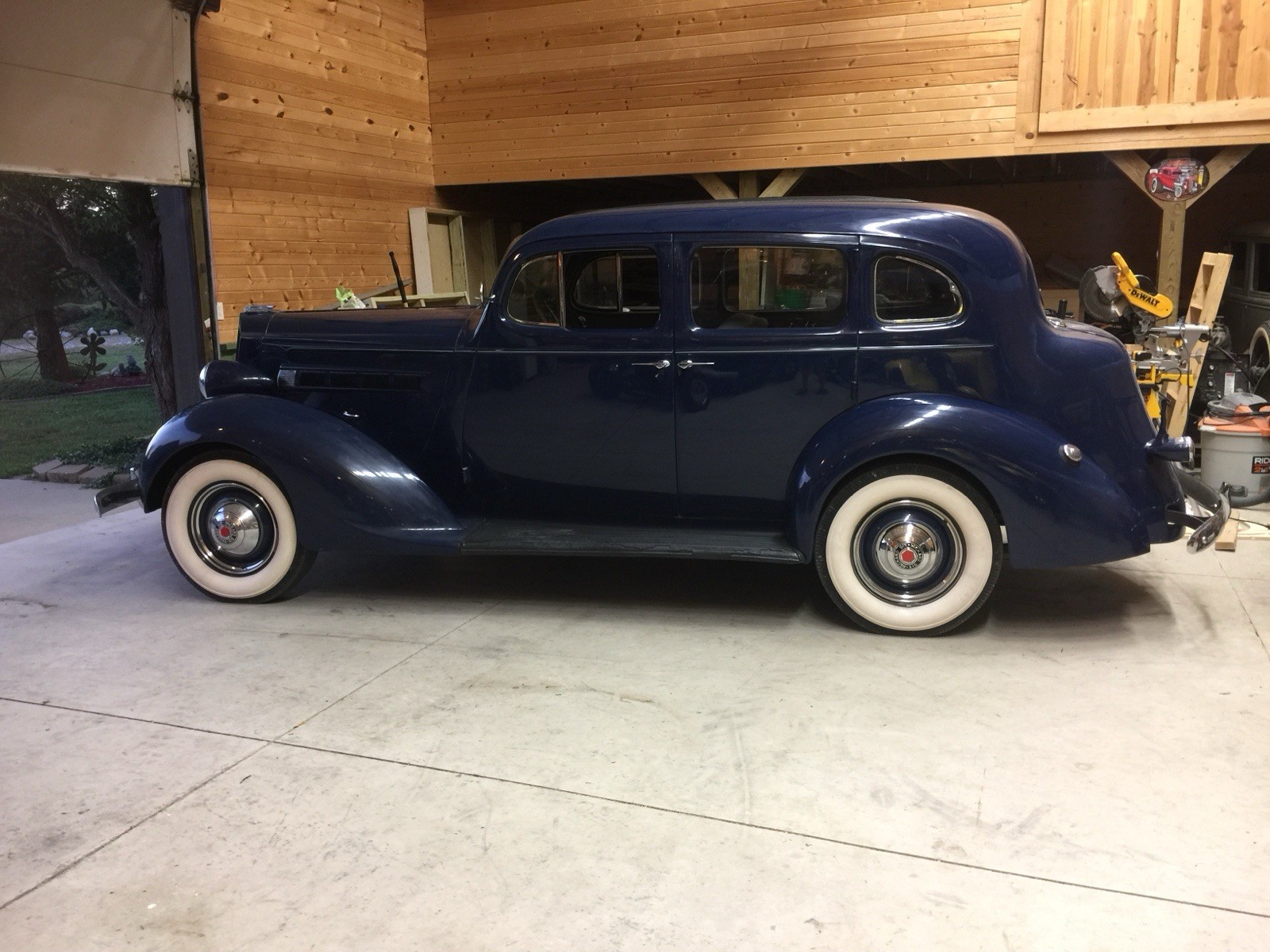 Packard-115-C-Touring-Sedan-1937-Sedan-7