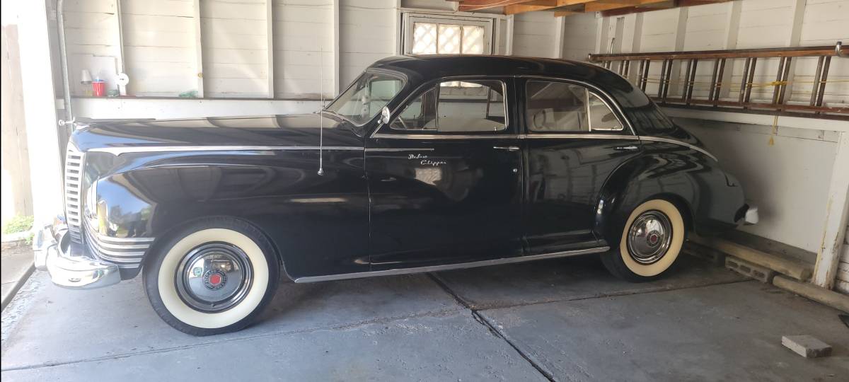 Packard-Clipper-touring-1946-black-1