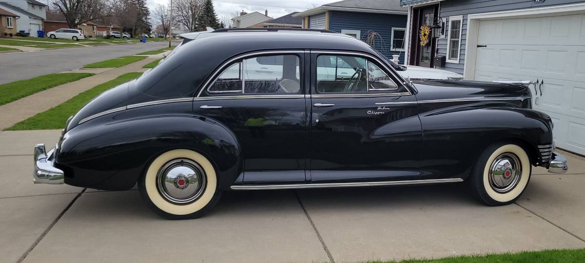 Packard-Clipper-touring-1946-black