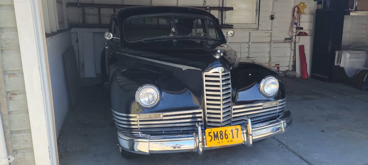 Packard-Clipper-touring-1946-black