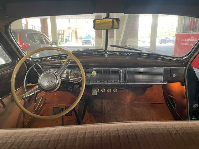 Packard-Custom-Eight-1949-13