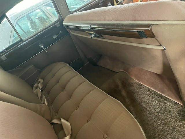 Packard-Custom-Eight-1949-15