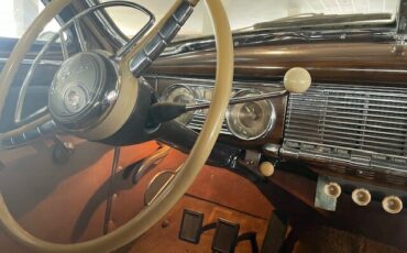 Packard-Custom-Eight-1949-17
