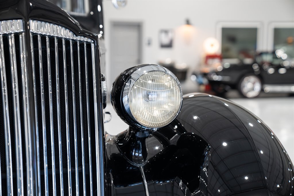 Packard-Model-115-C-1937-Sedan-11