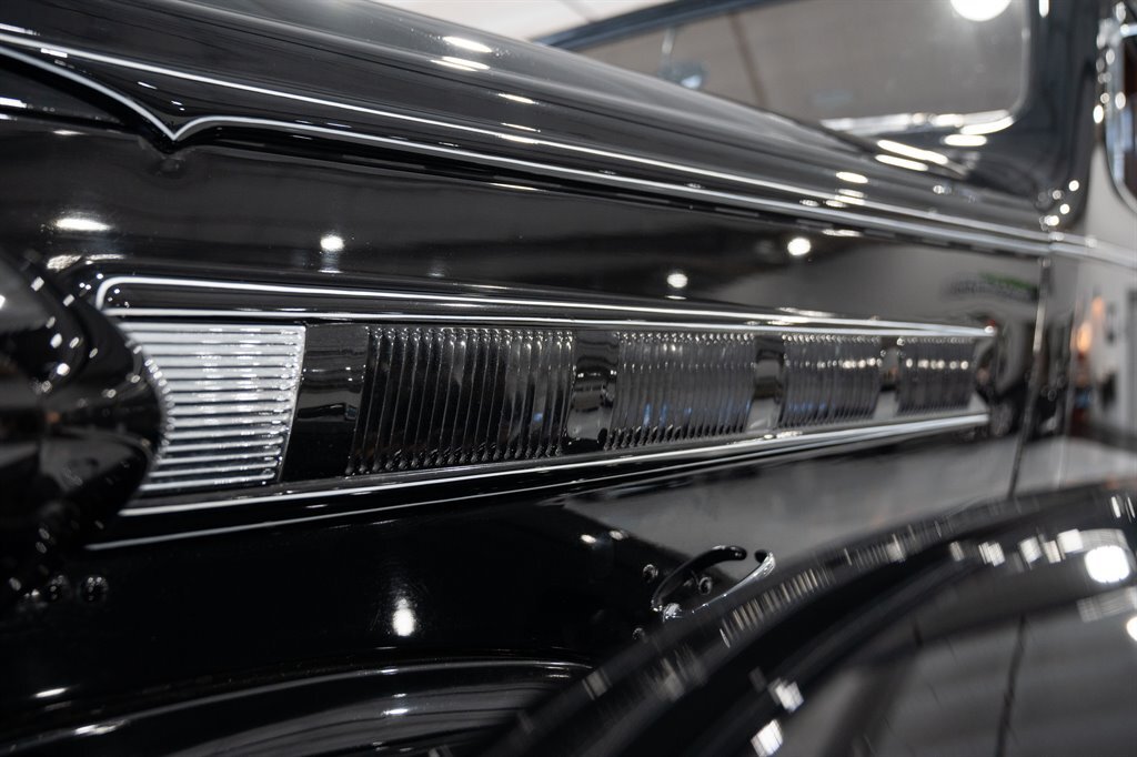 Packard-Model-115-C-1937-Sedan-18