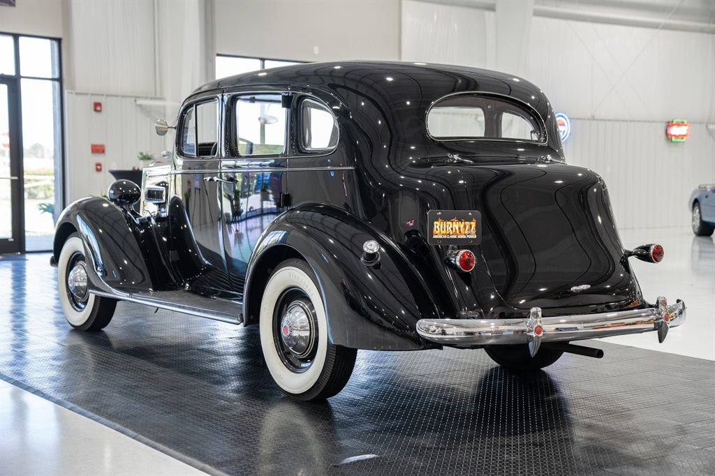 Packard-Model-115-C-1937-Sedan-2