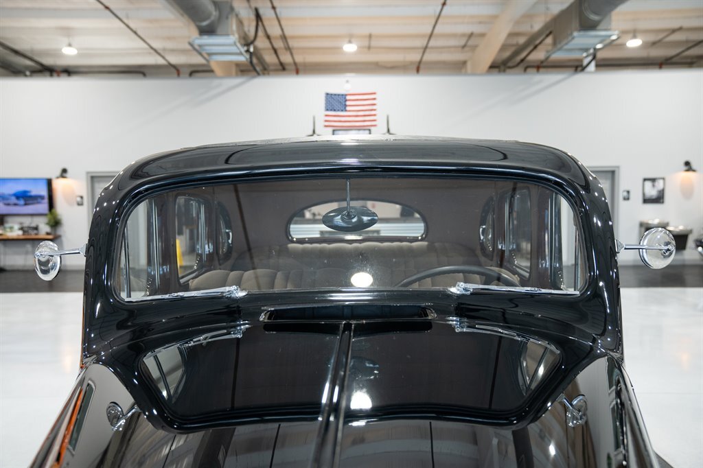 Packard-Model-115-C-1937-Sedan-21