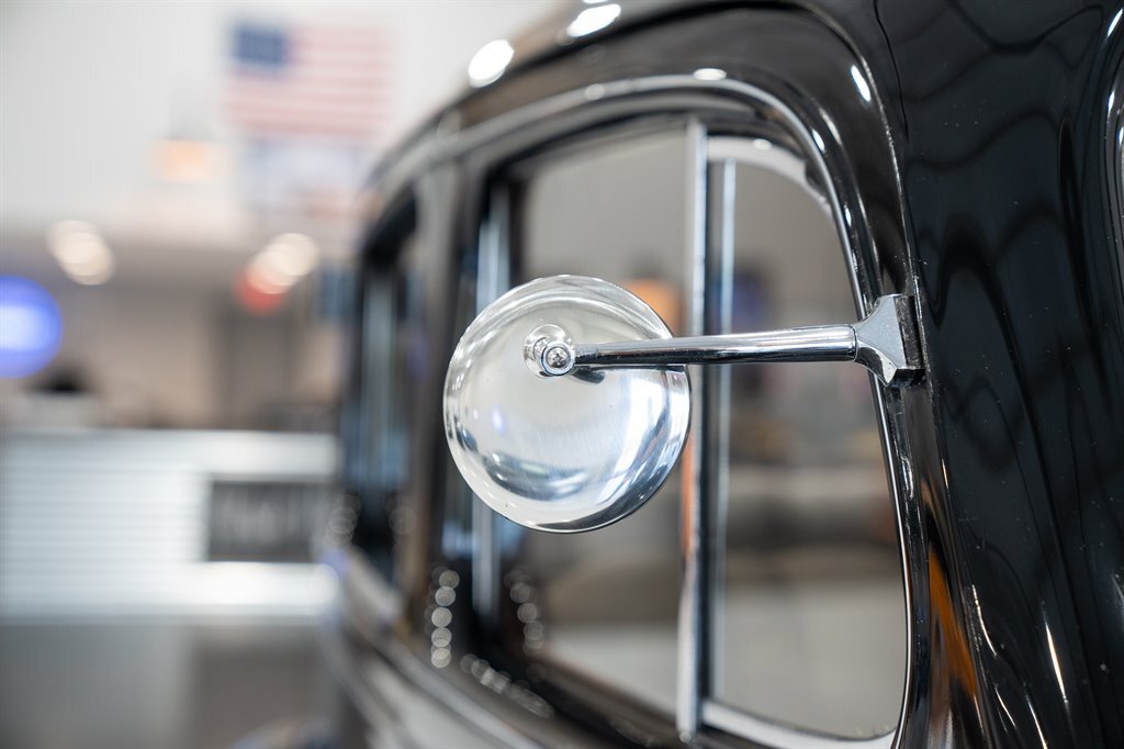 Packard-Model-115-C-1937-Sedan-22