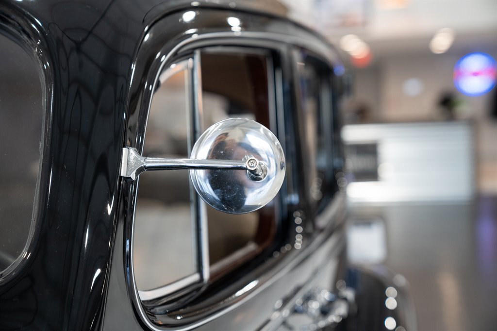 Packard-Model-115-C-1937-Sedan-23