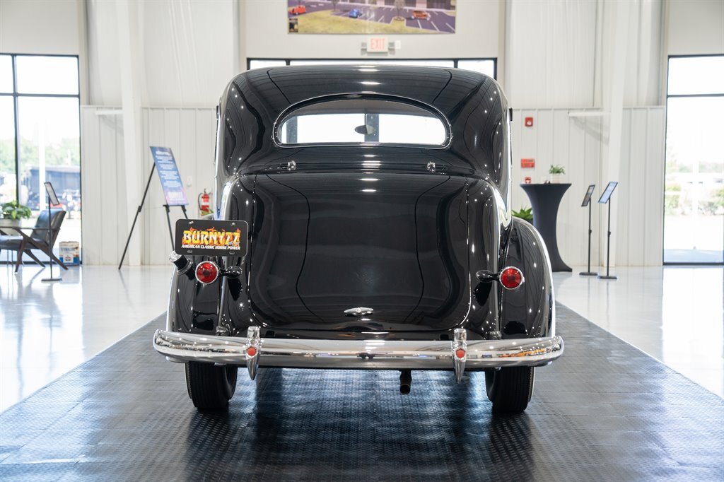 Packard-Model-115-C-1937-Sedan-3
